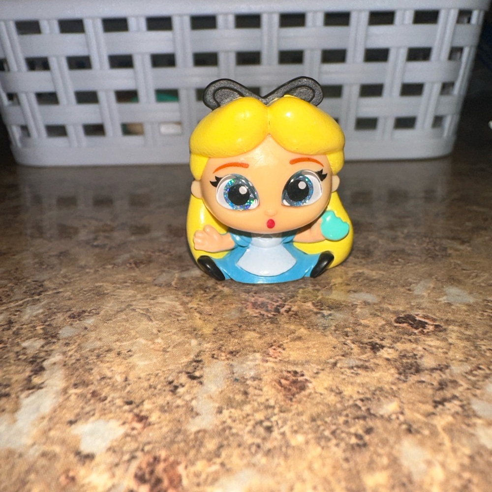 Disney Doorables “Alice in Wonderland” Series 6